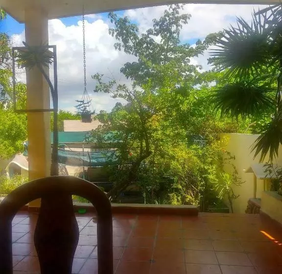پانسیون Room In Guest Room Padrinos Hostal La Paz Full House