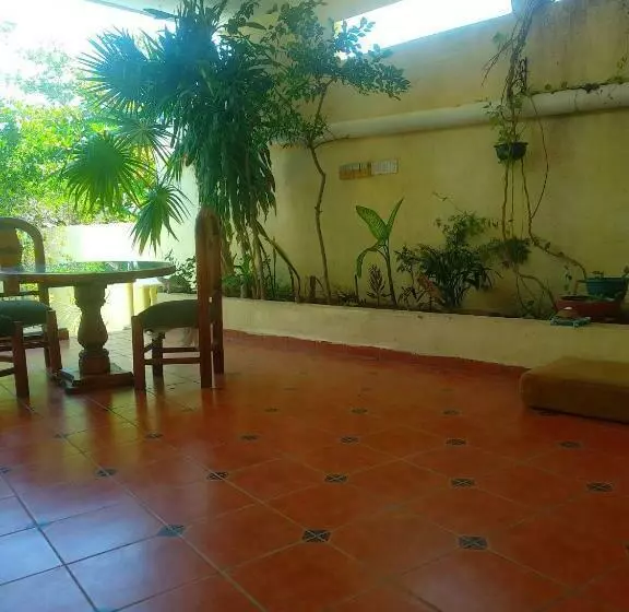 پانسیون Room In Guest Room Padrinos Hostal La Paz Full House