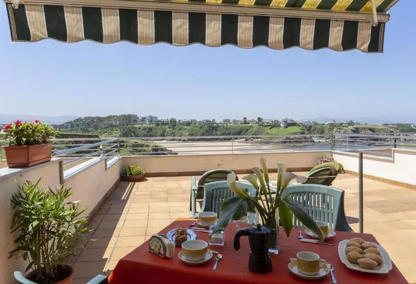 Apartamentos Turísticos Playa De Tapia