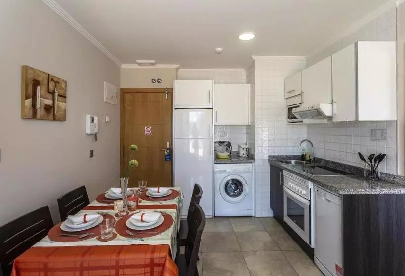 Apartamentos Turísticos Playa De Tapia