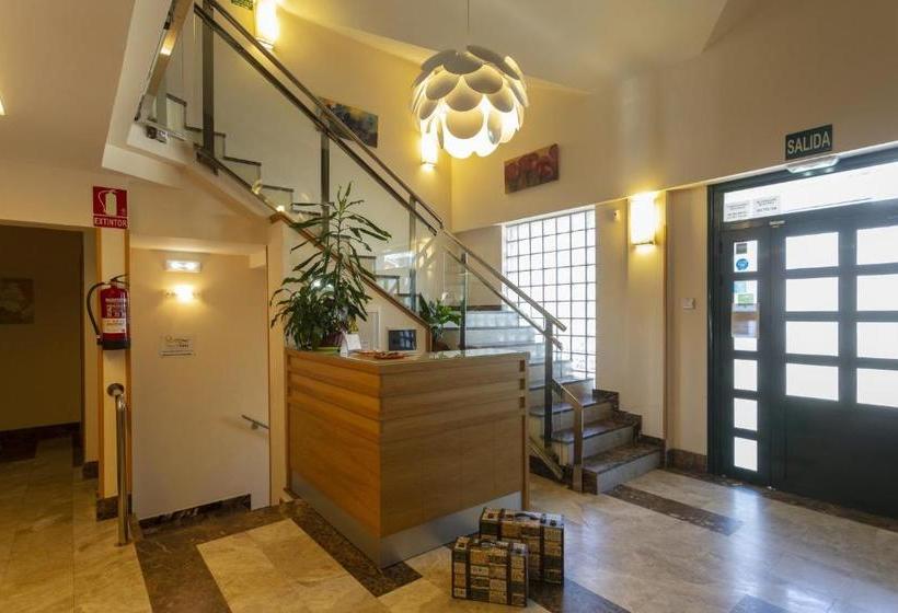 Apartamentos Turísticos Playa De Tapia