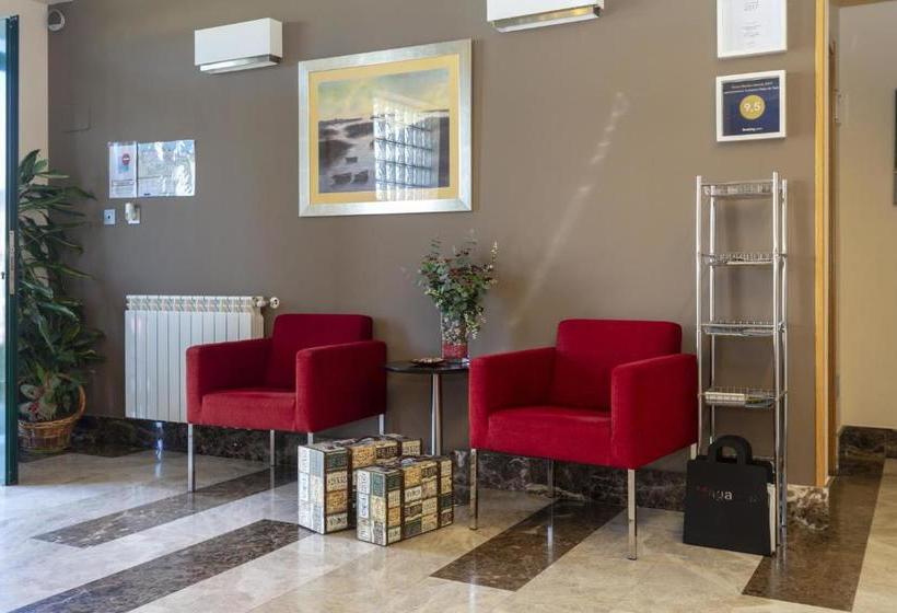 Apartamentos Turísticos Playa De Tapia