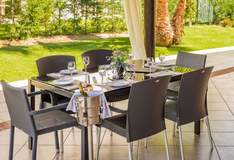 Cortijo Del Mar Resort