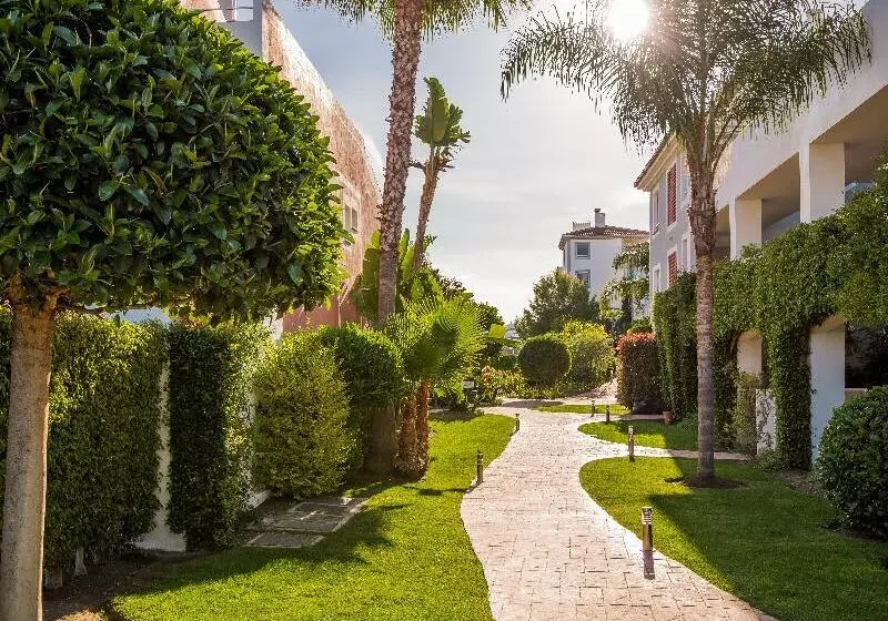 Cortijo Del Mar Resort