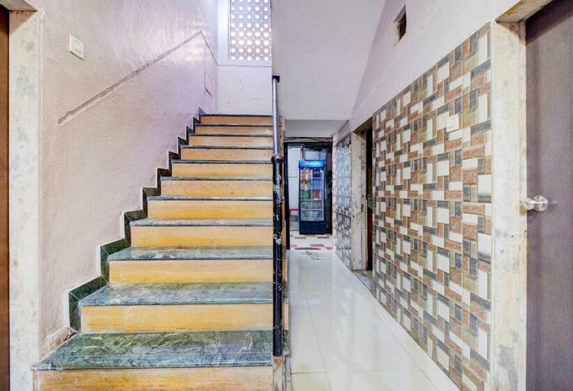 Hotel Collection O 83385  Yashmeera