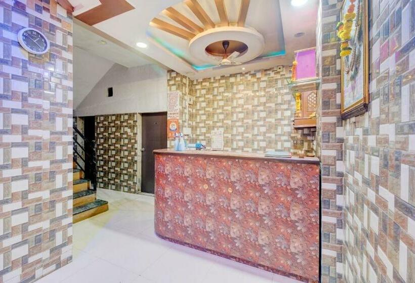 Hotel Collection O 83385  Yashmeera