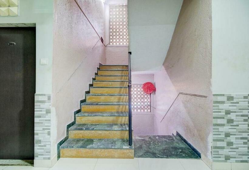 Hotel Collection O 83385  Yashmeera