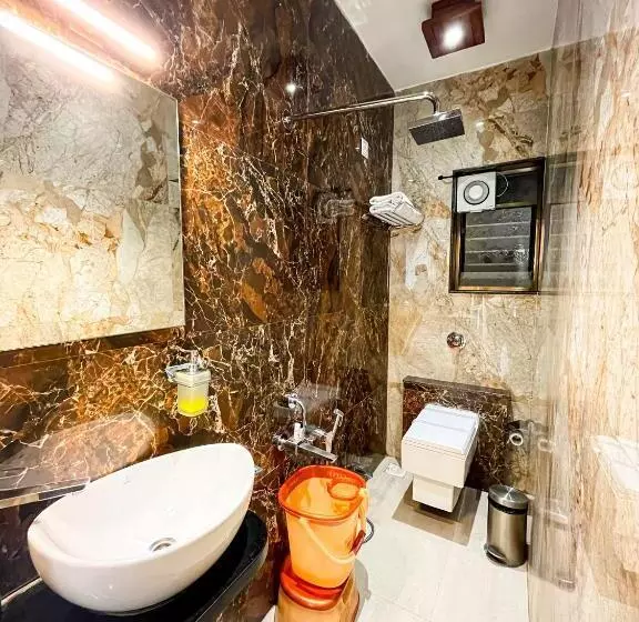Hotelli Krishna S Wood Villas