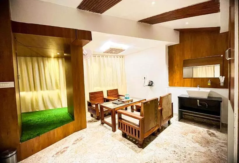 Hotelli Krishna S Wood Villas