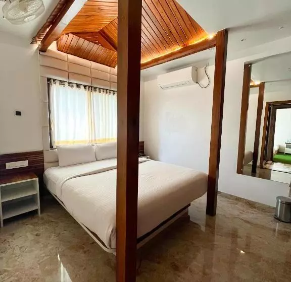 Hotelli Krishna S Wood Villas