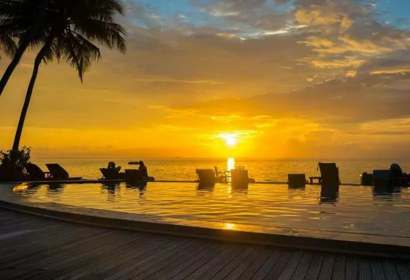 استراحتگاه Riviera Wansela Beach Hotel By Colibri