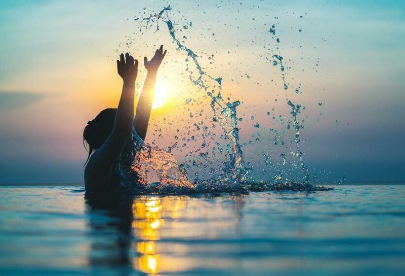 استراحتگاه Riviera Wansela Beach Hotel By Colibri