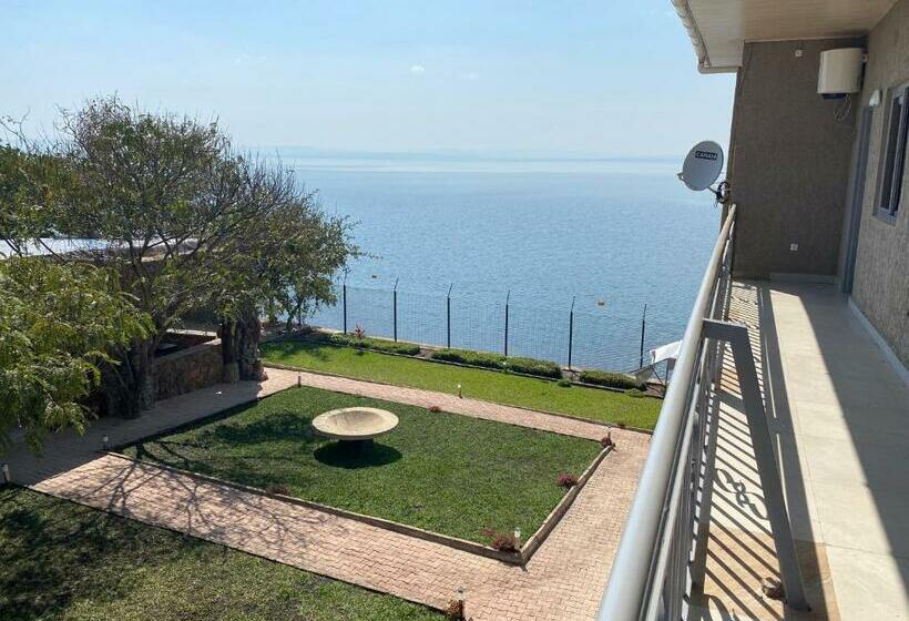 استراحتگاه Riviera Wansela Beach Hotel By Colibri