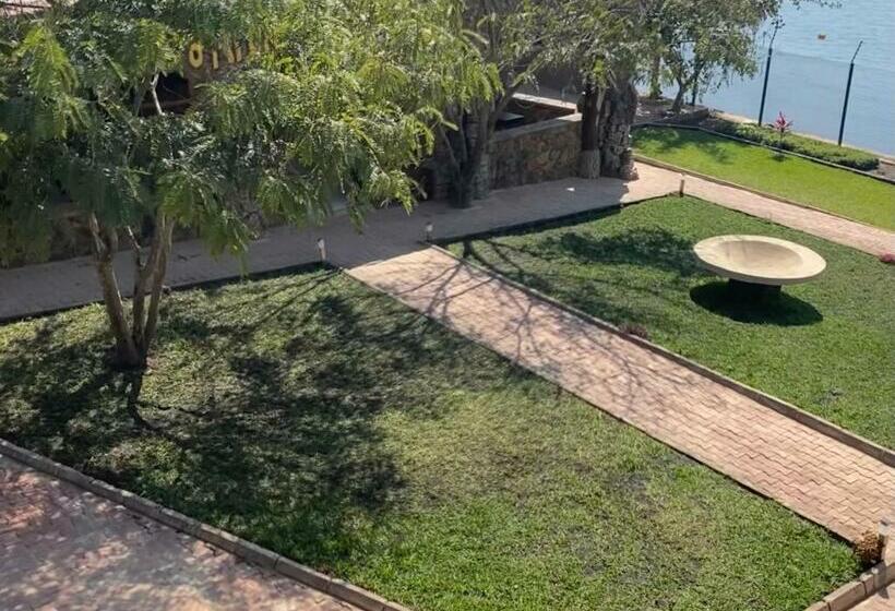 استراحتگاه Riviera Wansela Beach Hotel By Colibri