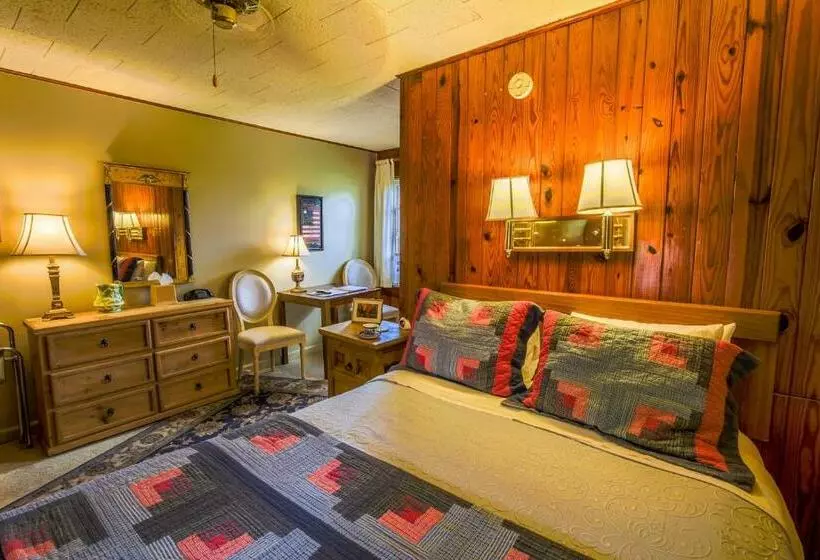 Retkeilymaja Mountainaire Inn And Log Cabins