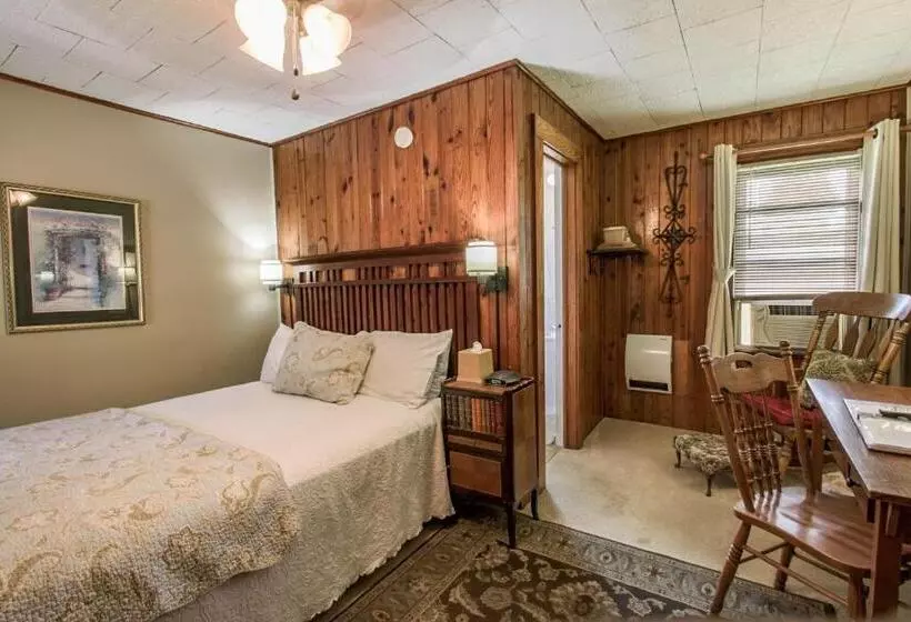 Retkeilymaja Mountainaire Inn And Log Cabins