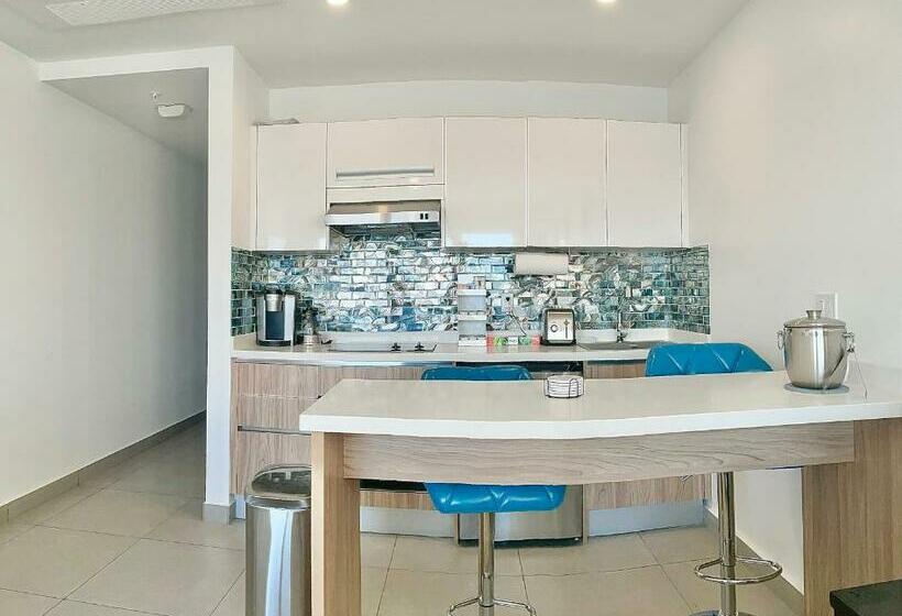 Ocean View Condo Overlooking The Caribbean Sea