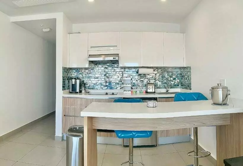 Ocean View Condo Overlooking The Caribbean Sea
