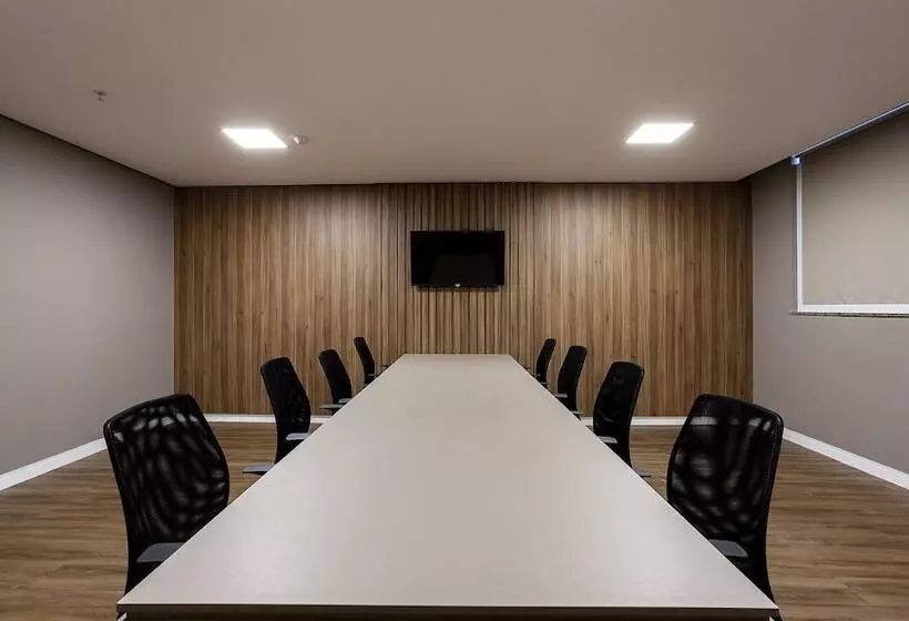 ホテル Slaviero Rondonopolis