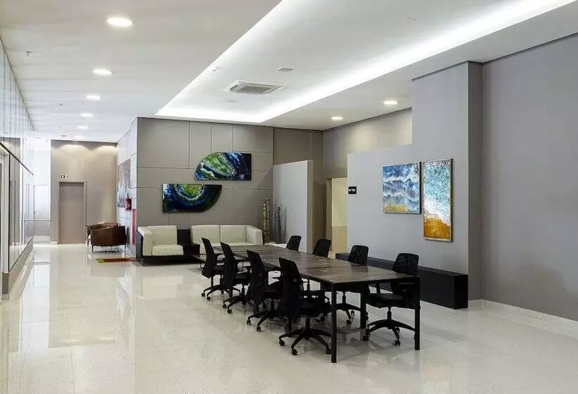 ホテル Slaviero Rondonopolis