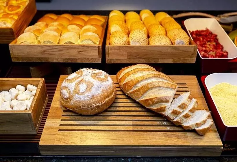 ホテル Slaviero Rondonopolis