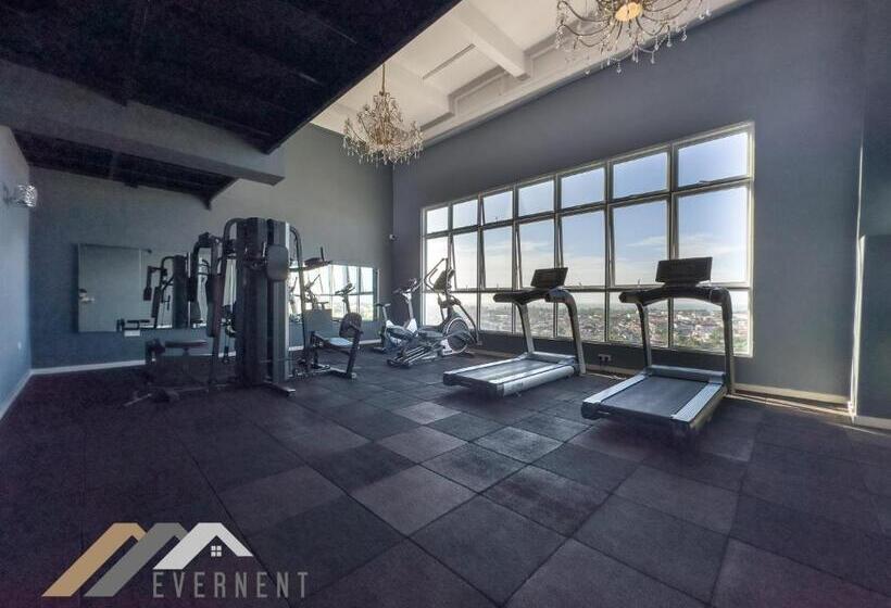 فندق Stirling Suites