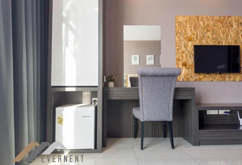 فندق Stirling Suites