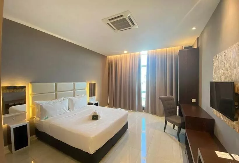 هتل Stirling Suites