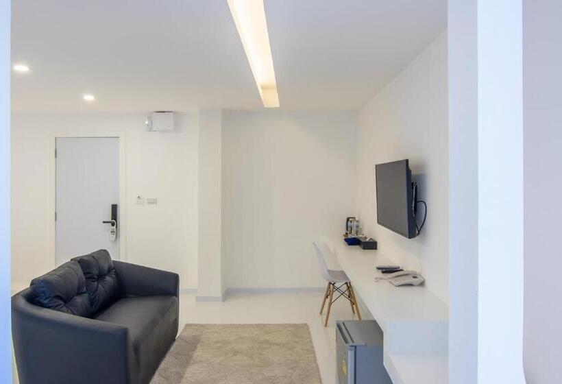 Thewhitehotel By Charoensri Sha Extra Plus