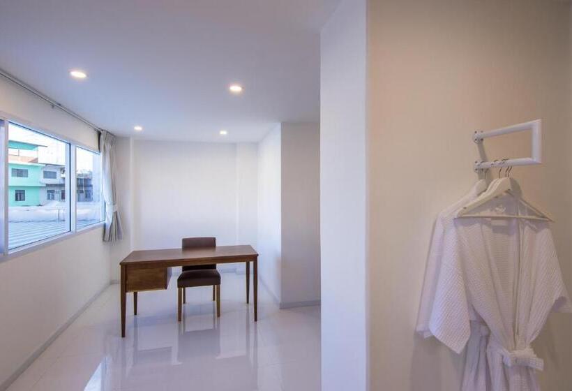 Thewhitehotel By Charoensri Sha Extra Plus