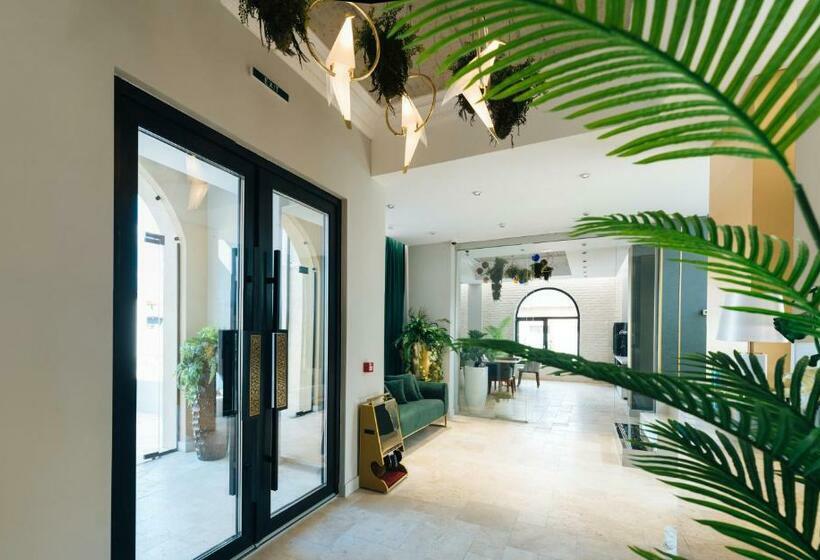 فندق Arn Boutique