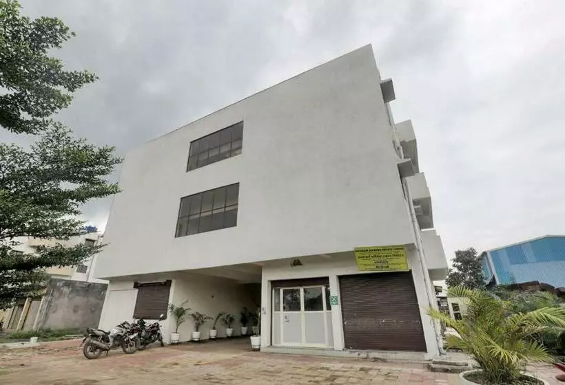Hotelli Capital O 83137 Dubey Plaza