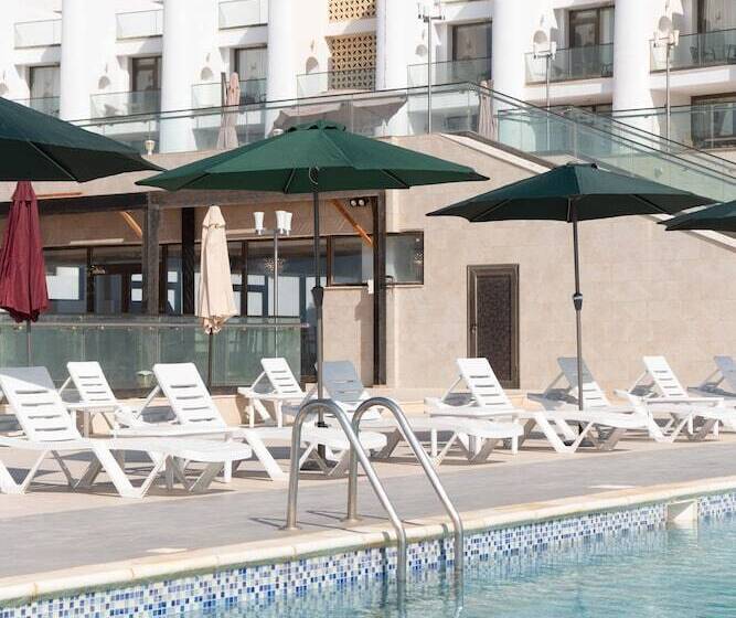 هتل Les Sables D Or