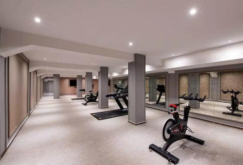 ホテル Mercure Qingdao Downtown