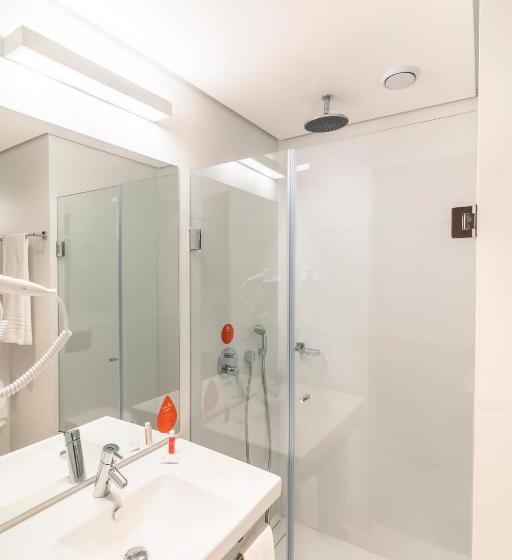 هتل Moov Porto Alegre