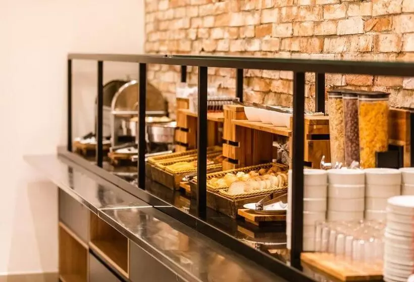 ホテル Moov Porto Alegre