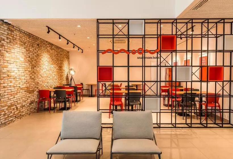 ホテル Moov Porto Alegre