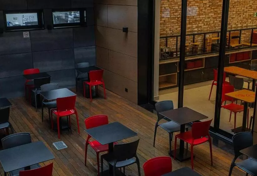 ホテル Moov Porto Alegre