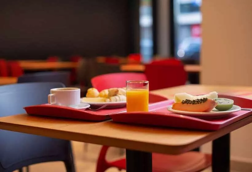 ホテル Moov Porto Alegre