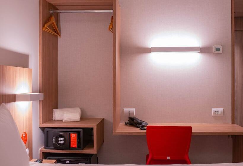 هتل Moov Porto Alegre