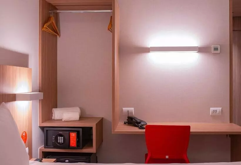 ホテル Moov Porto Alegre