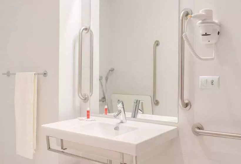 ホテル Moov Porto Alegre