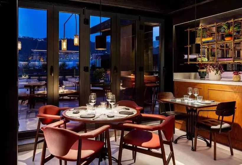 ホテル Radisson Collection Bilbao