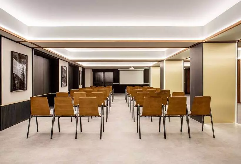 ホテル Radisson Collection Bilbao