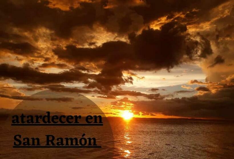 پانسیون Hostal La Cascada