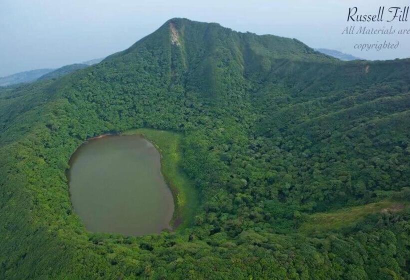 پانسیون Hostal La Cascada