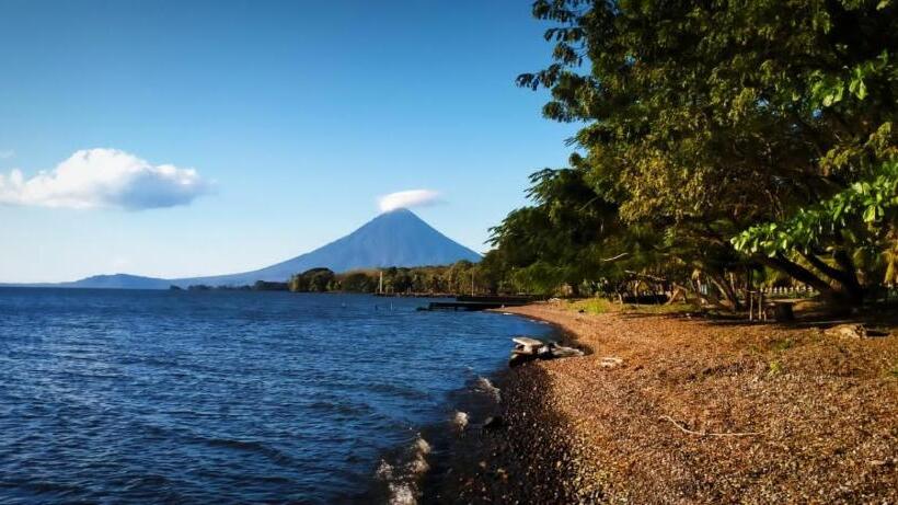 پانسیون Hostal La Cascada