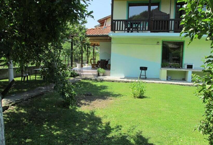 Пансион Pri Orehite Guesthouse