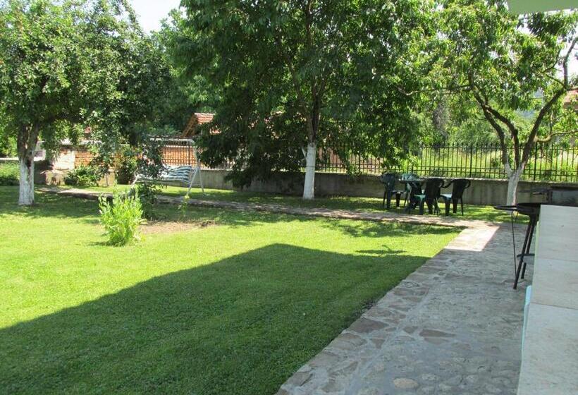 Пансион Pri Orehite Guesthouse