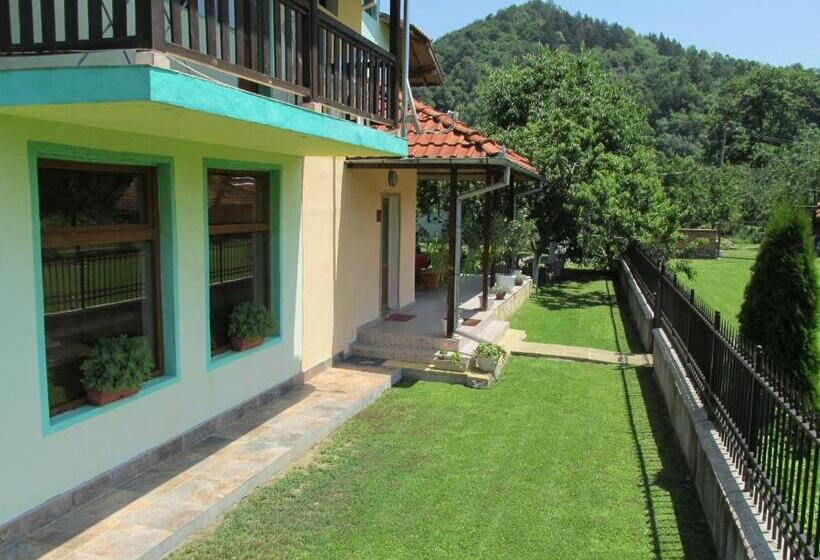 Пансион Pri Orehite Guesthouse